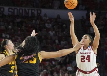 Vann, Oklahoma easily dispatch Iowa